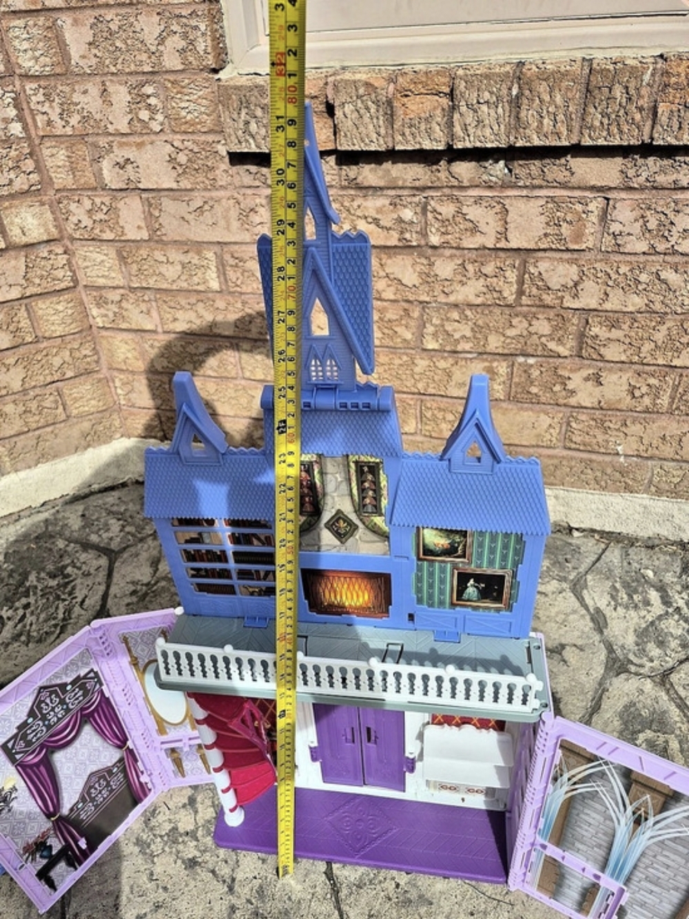Disney Frozen 2 Fold & Go Portable Arendelle Castle Playset Dollhouse - Picture 7 of 15